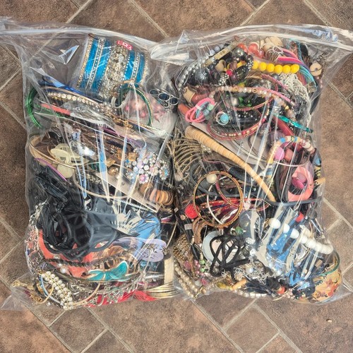6kg craft jewellery broken - 5.6kg,