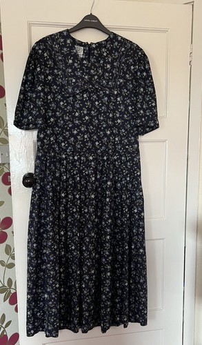 Vintage laura ashley - laura,