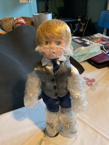 Free standing porcelain boy - free,