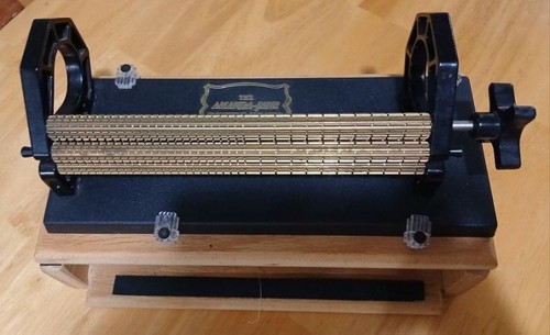 Pleater smocking machine with - pleater,
