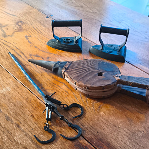 Antique cast irons flat - antique,