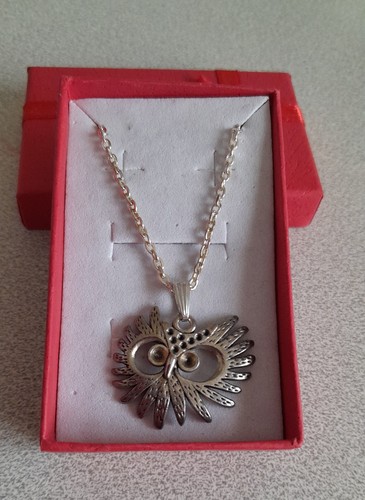 Pretty silver toned owl - pretty,