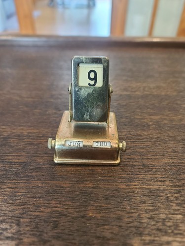 Vintage perpetual flip desktop - vintage,