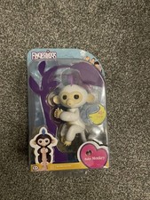 Fingerlings Pet Baby