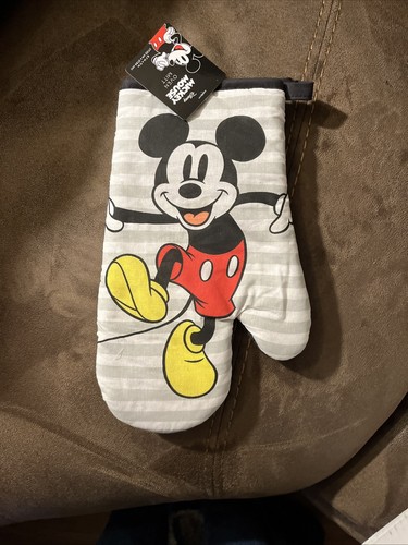 Mickey mouse oven mitt new - mickey,