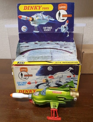 Dinky toys 351 ufo shado - dinky,