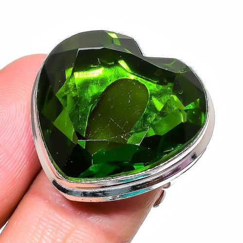 Faceted peridot gemstone - faceted,
