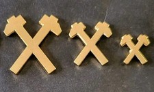 West Ham   Hammers'  Badges  x