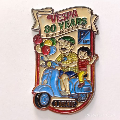 Vespa 80th anniversary badge - 80th,