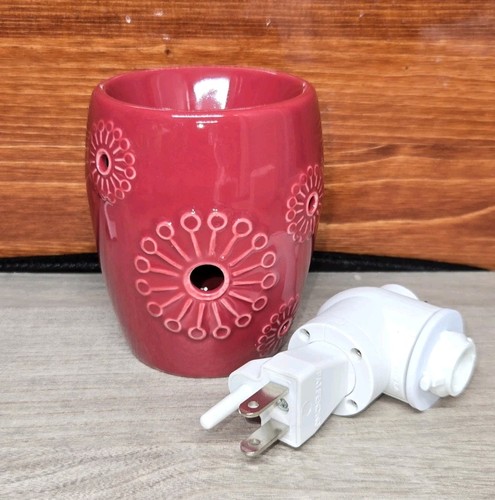 Scentsy plug warmer color - scentsy, warmer,