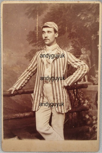 Cabinet card cricketer - card,
