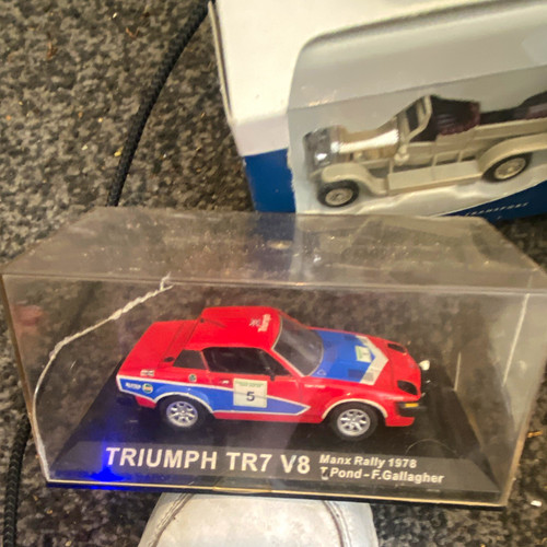 Ixo triumph tr7 - tr7, v8