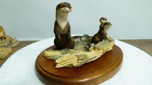 Border fine arts - , otters