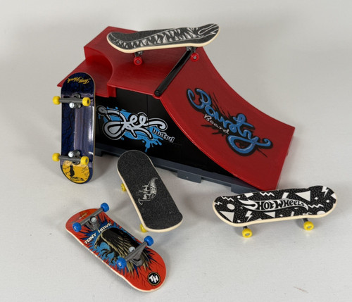 Hot wheels skate tony - tony, hawk