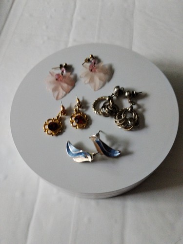Four pairs vintage fashion - four,