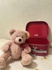 Steiff True Brit Bear With Union Jack Suitcase. Jan Constantine Design. 664199.