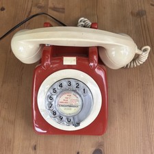 706L Retro Red And Cream 1960s