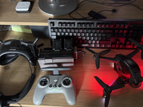 Dji fpv combo quadcopter - combo,
