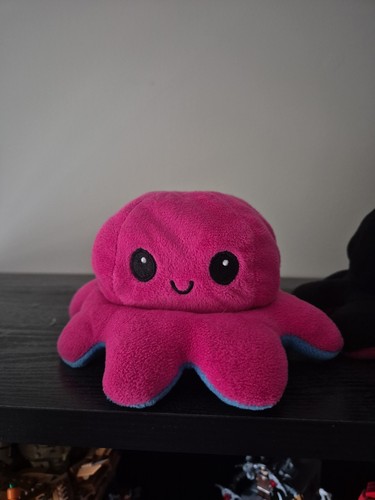 Two reversable mood octopus - mood,