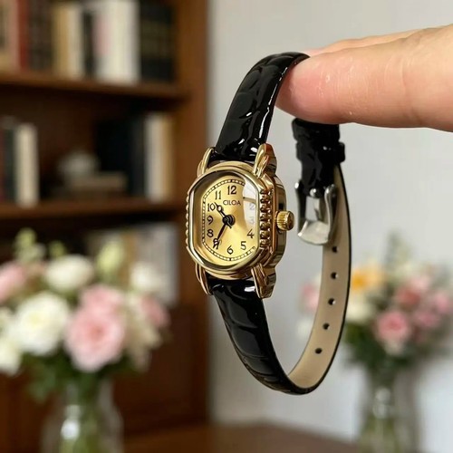 Women retro gold - retro, dial