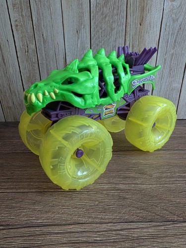 Hot wheels monster trucks - hot,