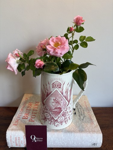 Queen victoria pink cream - queen, on