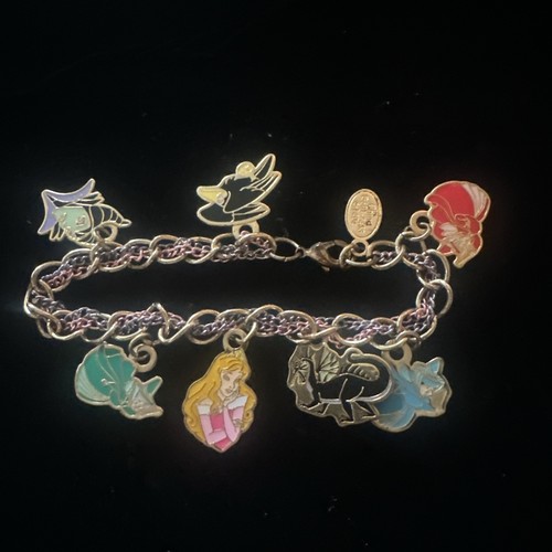 Disney sleeping beauty enamel - sleeping,
