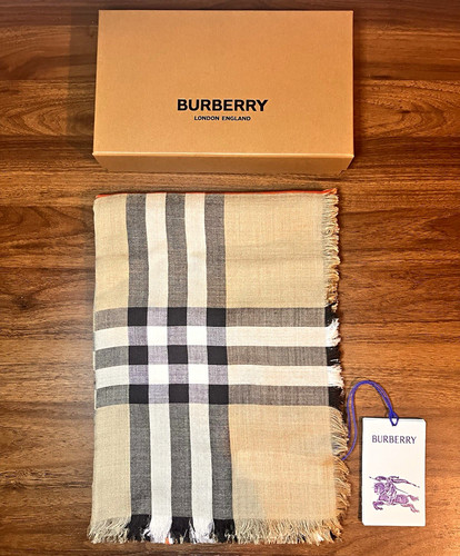 Brand new burberry classic - new,