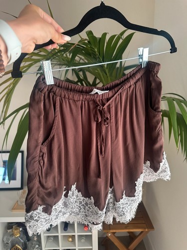 Never fully dressed chocolate - fully,