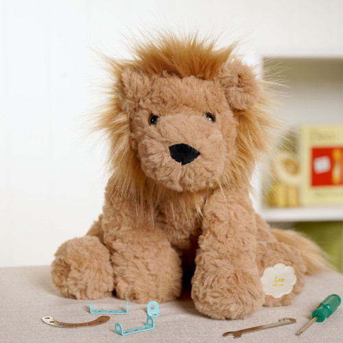 Leo the plush sitting brown - leo,