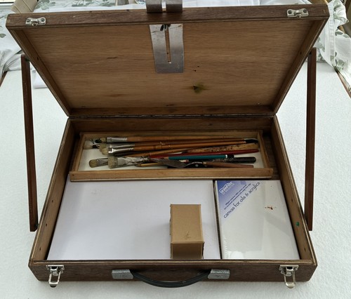 Vintage artists box easle - artists,
