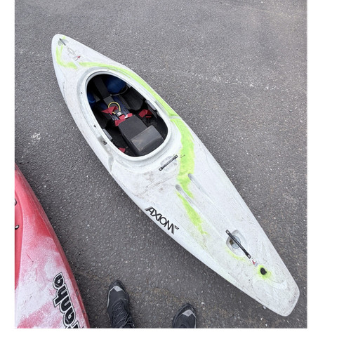 Dagger axiom kayak - c1,