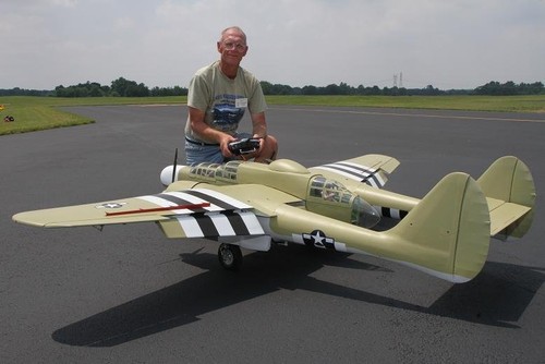 Giant scale black - giant, p-61