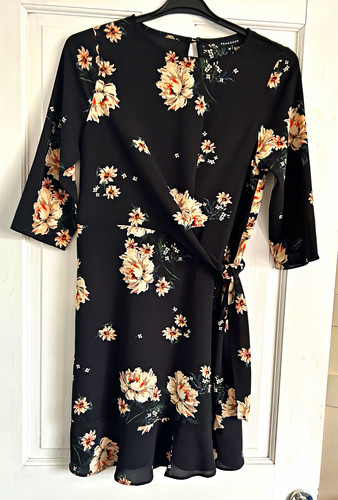Peacocks black floral neck - black,