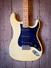 1979 Fender Stratocaster Blonde finish, Maple neck & hard shell case