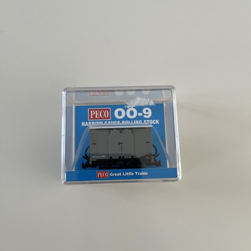 Peco narrow gauge - narrow, rolling
