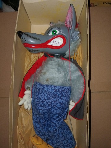 Pelham vintage puppet - wolf, in