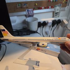 Flying Colours Boeing 757