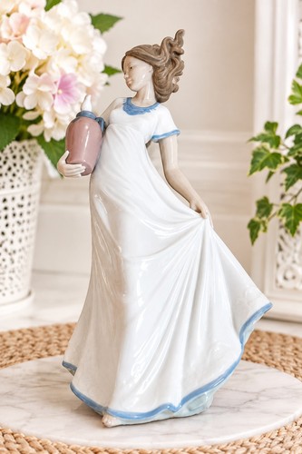 Lladro nao figurine - nao,