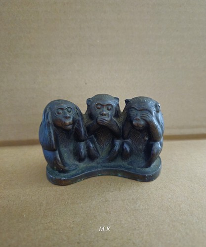Sculpture three wise - , monkeys