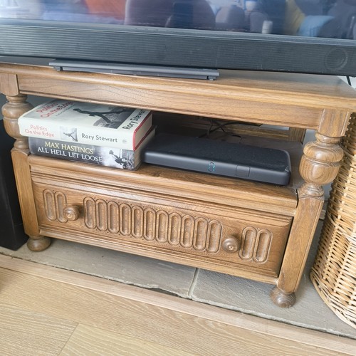 Fine modern ercol corner - , tv