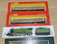 HORNBY OO GAUGE LIME GREEN