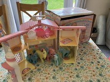 1985 My Little Pony Lullabye Nursery House with Box + accessories + 5 ponies