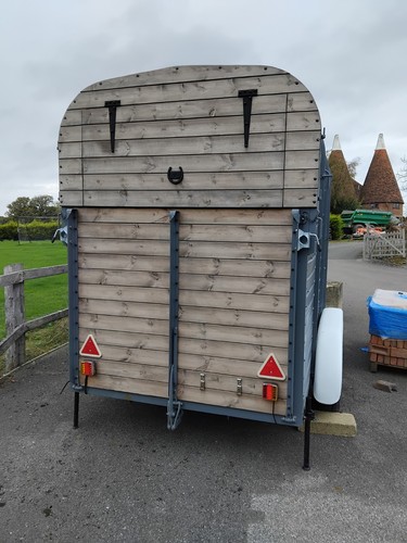 2025 double rice horse box - , bar