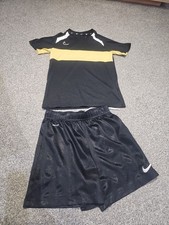 Boys Nike Dri Fit Short And Tshirt Set Size S
