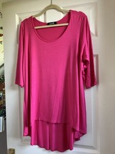 Cerise Pink ladies Top, Longer Back ,size 16/18, 3/4 Sleeves