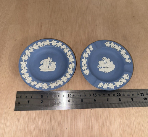 Wedgwood blue white - &,