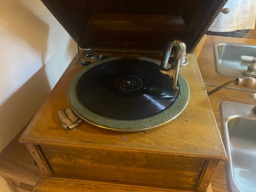 Antique wind - wind, up