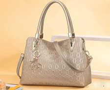 LADIES LARGE DESIGNER HANDBAG