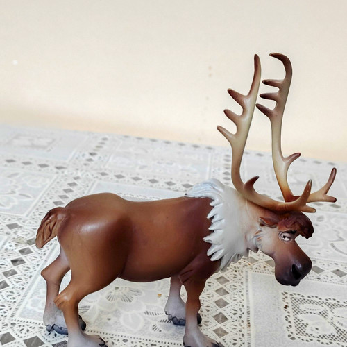 Reindeer stag figurine with - figurine,